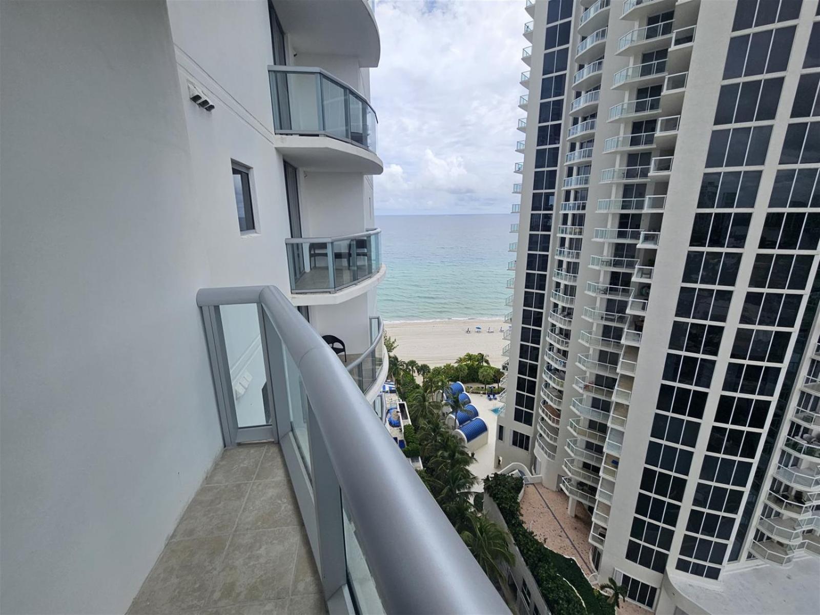 Mare-1708 Apartment Aventura Exterior photo