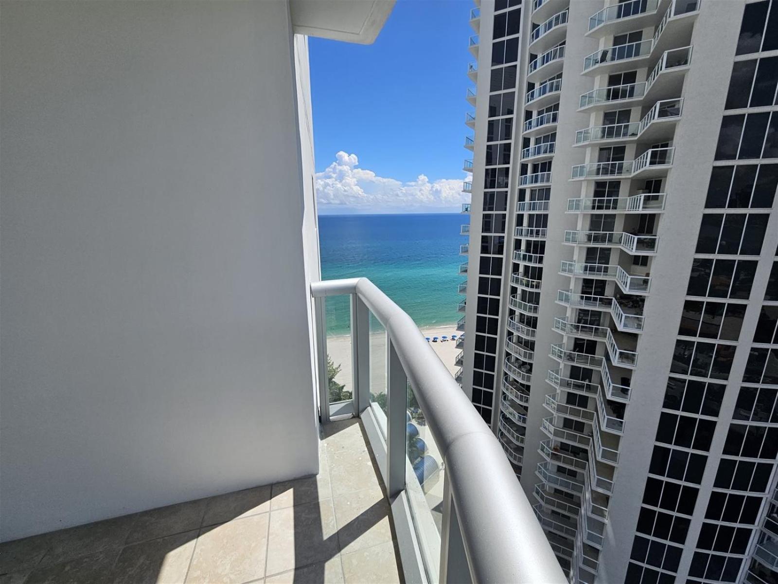 Mare-1708 Apartment Aventura Exterior photo